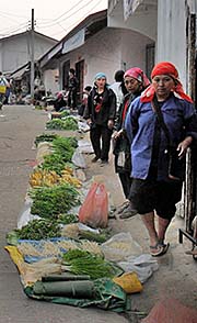'Tribal Women on the Vegetable Market in Mae Salong | Santikhiri' by Asienreisender